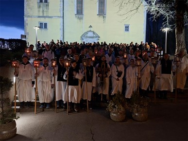 /A/2026/4/A/ Održan 11. noćni križni put po Samoboru i okolici (2).jpg