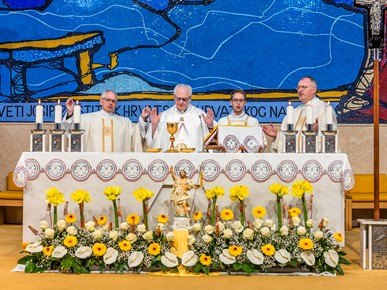 /A/2026/4/A/260408-Fridl (8).jpg