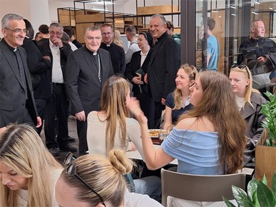 /A/2026/4/B/Kardinal Bozanić posjetio HKS u pripravi za 20. obljetnicu osnutka (8).jpg