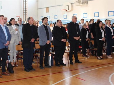 /A/2026/4/B/OŠ Jure Kaštelana i XV. gimnazija iz Zagreba pobjednici Vjeronaučne olimpijade (4).jpg