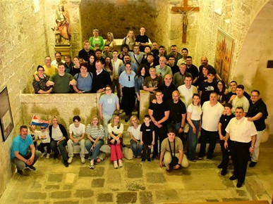 /A/2026/4/C/Hodočašće šalatskih sjemeništaraca i njihovih obitelji na otok Krk (2).jpg