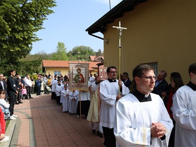 /A/2026/4/Posveta crkve/Nadbiskup Kutleša posvetio crkvu u Gajnicama (1).JPG