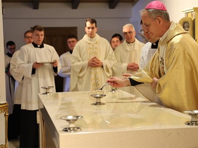 /A/2026/4/Posveta crkve/Nadbiskup Kutleša posvetio crkvu u Gajnicama (26).JPG