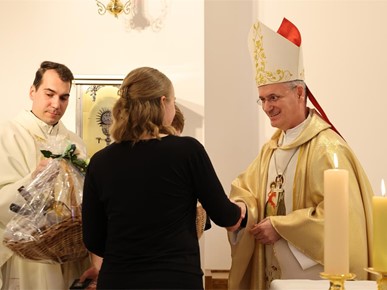 /A/2026/4/Posveta crkve/Nadbiskup Kutleša posvetio crkvu u Gajnicama (46).JPG