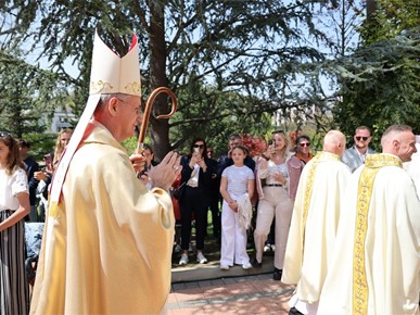 /A/2026/4/Posveta crkve/Nadbiskup Kutleša posvetio crkvu u Gajnicama (49).JPG