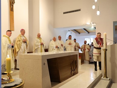 /A/2026/4/Posveta crkve/Nadbiskup Kutleša posvetio crkvu u Gajnicama (6).JPG