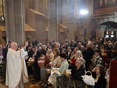 /A/2026/4/USKRS/260405 Nadbiskup Kutleša predvodio misu na Uskrs (23).JPG