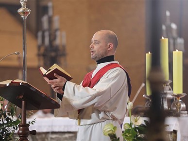 /A/2026/4/USKRS/260405 Nadbiskup Kutleša predvodio misu na Uskrs (28).JPG