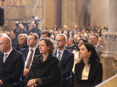 /A/2026/4/USKRS/260405 Nadbiskup Kutleša predvodio misu na Uskrs (34).JPG