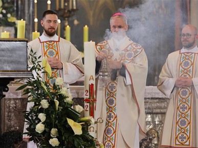 /A/2026/4/USKRS/260405 Nadbiskup Kutleša predvodio misu na Uskrs (37).JPG