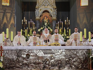 /A/2026/4/USKRS/260405 Nadbiskup Kutleša predvodio misu na Uskrs (38).JPG