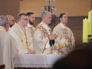 /A/2026/4/USKRS/260405 Nadbiskup Kutleša predvodio misu na Uskrs (39).JPG