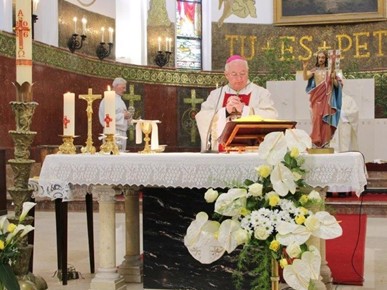 /A/2026/4/USKRS/Biskup Razum za Uskrs u Župi sv. Petra (2).jpg