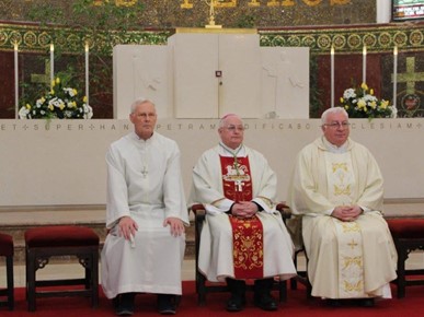 /A/2026/4/USKRS/Biskup Razum za Uskrs u Župi sv. Petra (4).jpg