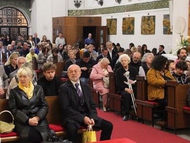 /A/2026/4/USKRS/Biskup Razum za Uskrs u Župi sv. Petra (5).jpg