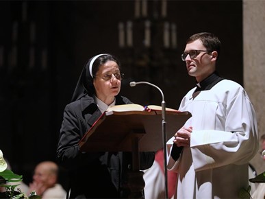 /A/2026/4/VELIKA SUBOTA/260404 Nadbiskup Kutleša predvodio Vazmeno bdjenje u Zagrebačkoj katedrali (22).JPG