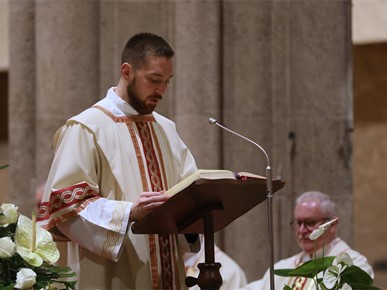 /A/2026/4/VELIKA SUBOTA/260404 Nadbiskup Kutleša predvodio Vazmeno bdjenje u Zagrebačkoj katedrali (31).JPG