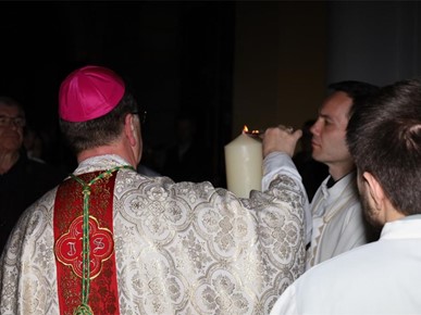 /A/2026/4/VELIKA SUBOTA/Biskup Šaško predvodio Vazmeno bdjenje u Župi Navještenja BDM u Velikoj Gorici (10).jpeg