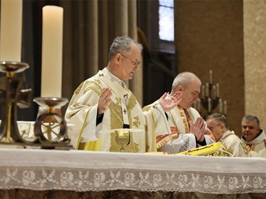 /A/2026/4/VELIKI ČETVRTAK/Nadbiskup Kutleša predvodio Misu posvete ulja u Zagrebačkoj katedrali (20).JPG