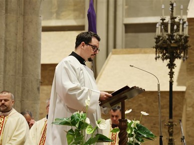 /A/2026/4/VELIKI ČETVRTAK/Nadbiskup Kutleša predvodio Misu posvete ulja u Zagrebačkoj katedrali (5).JPG