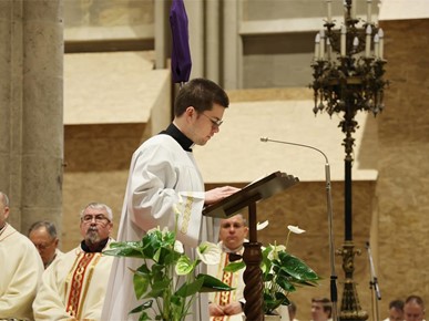 /A/2026/4/VELIKI ČETVRTAK/Nadbiskup Kutleša predvodio Misu posvete ulja u Zagrebačkoj katedrali (8).JPG