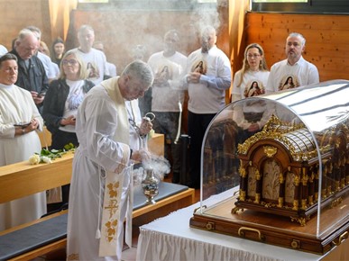 /A/2026/5/B/Pohod relikvija sv. Male Terezije i njezinih roditelja u Župi sv. Terezije od Djeteta Isusa (3).jpg