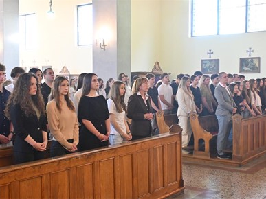 /A/2026/5/E/2026_​Misa zahvalnica maturanata Nadbiskupske klasične gimnazije s pravom javnosti u Zagrebu (8).JPG