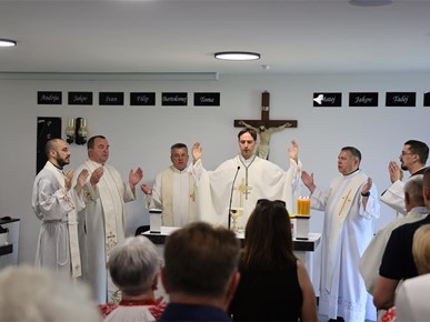 /A/2026/5/F/260525 Biskup Kovač blagoslovio pastoralni centar „Dvanestorica apostola“ u Kašini (15).JPG