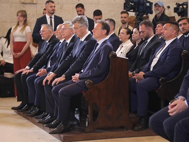 /A/2026/5/G/260530 Nadbiskup Kutleša predvodio misno slavlje prigodom proslave Dana državnosti (9).JPG