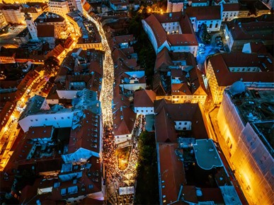 /A/2026/5/MBKV/FOTOGALERIJA - Majka Božja od Kamenitih vrata, 31 svibnja 2026/majka_bozja_od_kamenitih_vrata-drone-j-vukovic-21.jpg