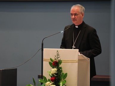/A/2026/6/A/260602 Nadbiskup Kutleša đakonima dodijelio diplome o postignutoj svećeničkoj spremi (26).JPG