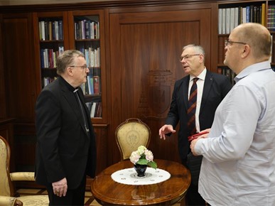 /A/2026/6/A/260603 Kardinal Bozanić primio dekana Pravnog fakulteta HKS-a (5).JPG