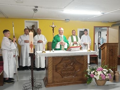 /A/2026/6/F/Biskup Gorski krstio šesto dijete obitelji Jurič u Župi Jelkovec (1).jpeg