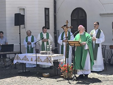 /A/2026/7/B/Biskup Razum blagoslovio nove postaje križnoga puta u Lužnici (3).jpg
