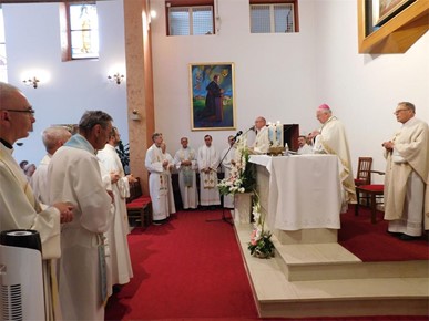 /A/2026/7/B/Biskup Razum predvodio misno slavlje svetkovine Gospe Karmelske u Stepinčevom Karmelu (2).jpg