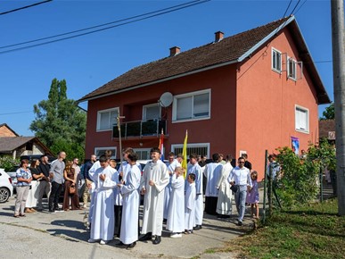 /A/2026/7/B/Don Karlo Ćuk, SDB, proslavio mladu misu u Krašiću (2).jpg