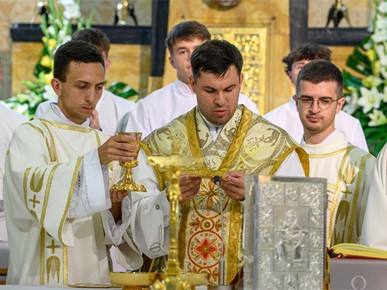 /A/2026/7/B/Don Karlo Ćuk, SDB, proslavio mladu misu u Krašiću (24).jpg