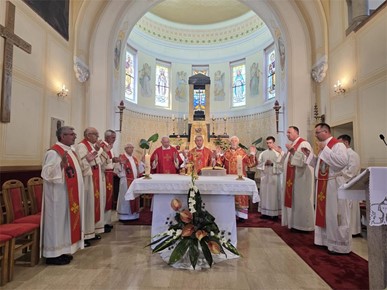 /A/2026/7/C/Biskup Mrzljak predvodio misno slavlje o 62. obljetnici smrti krašićkog župnika Vranekovića (4).jpeg
