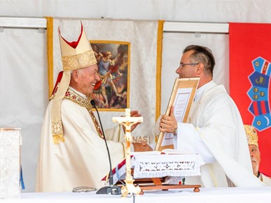 /A/2026/7/C/Mons. Jezerinac proslavio 60 godina svećeništva JV (11).jpg