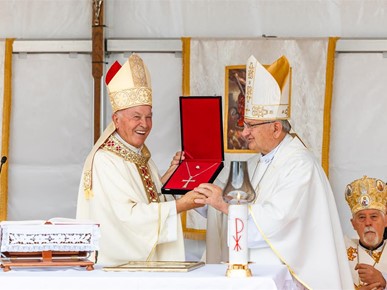 /A/2026/7/C/Mons. Jezerinac proslavio 60 godina svećeništva JV (13).jpg