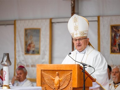 /A/2026/7/C/Mons. Jezerinac proslavio 60 godina svećeništva JV (4).jpg