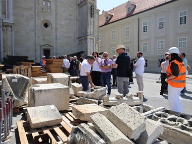 /A/2026/7/C/Rektor, prorektori i dekani Sveučilišta u Zagrebu obišli Zagrebačku katedralu TUZN (8).JPG