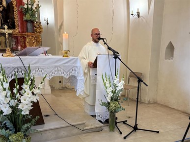 /A/2026/8/B/Mladomisnik vlč. Jurica Klanfar predvodio proštenje na Rokovom perivoju (3).jpeg