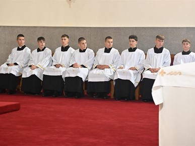 /A/2026/9/B/Biskup Šaško predvodio misu zaziva Duha Svetoga za učenike i djelatnike Nadbiskupske klasične gimnazije (11).JPG