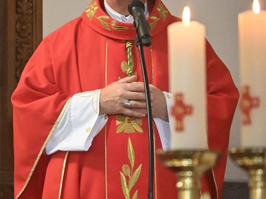 /A/2026/9/B/Biskup Šaško predvodio misu zaziva Duha Svetoga za učenike i djelatnike Nadbiskupske klasične gimnazije (2)_.JPG