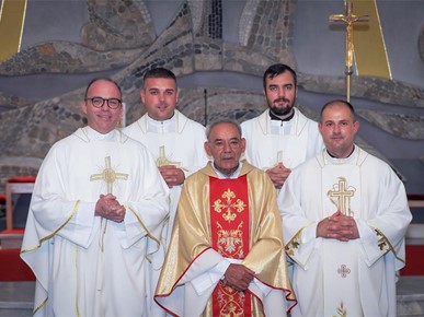 /A/2026/9/B/Vlč. Mato Matić proslavio zlatni jubilej svećeništva (4).jpg