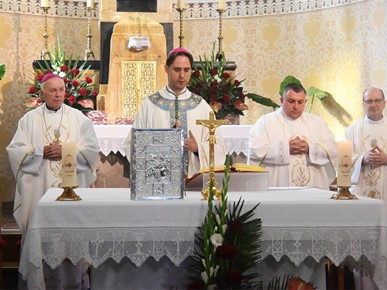 /A/2026/9/F/Učenici i djelatnici NKG-a hodočastili u Krašić (11).JPG