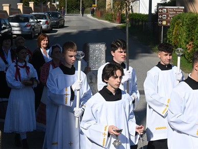 /A/2026/9/F/Učenici i djelatnici NKG-a hodočastili u Krašić (9).JPG