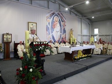 /slike/Bogoslužni prostor bl Alojzija Stepinca/230429 Liturgijski početak službe zagrebačkog nadbiskupa mons. Dražena Kutleše (68).JPG